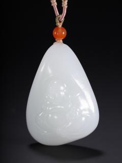 和田玉弥勒佛吊坠,尺寸:5.3×3.7×2.0厘米,重量50克